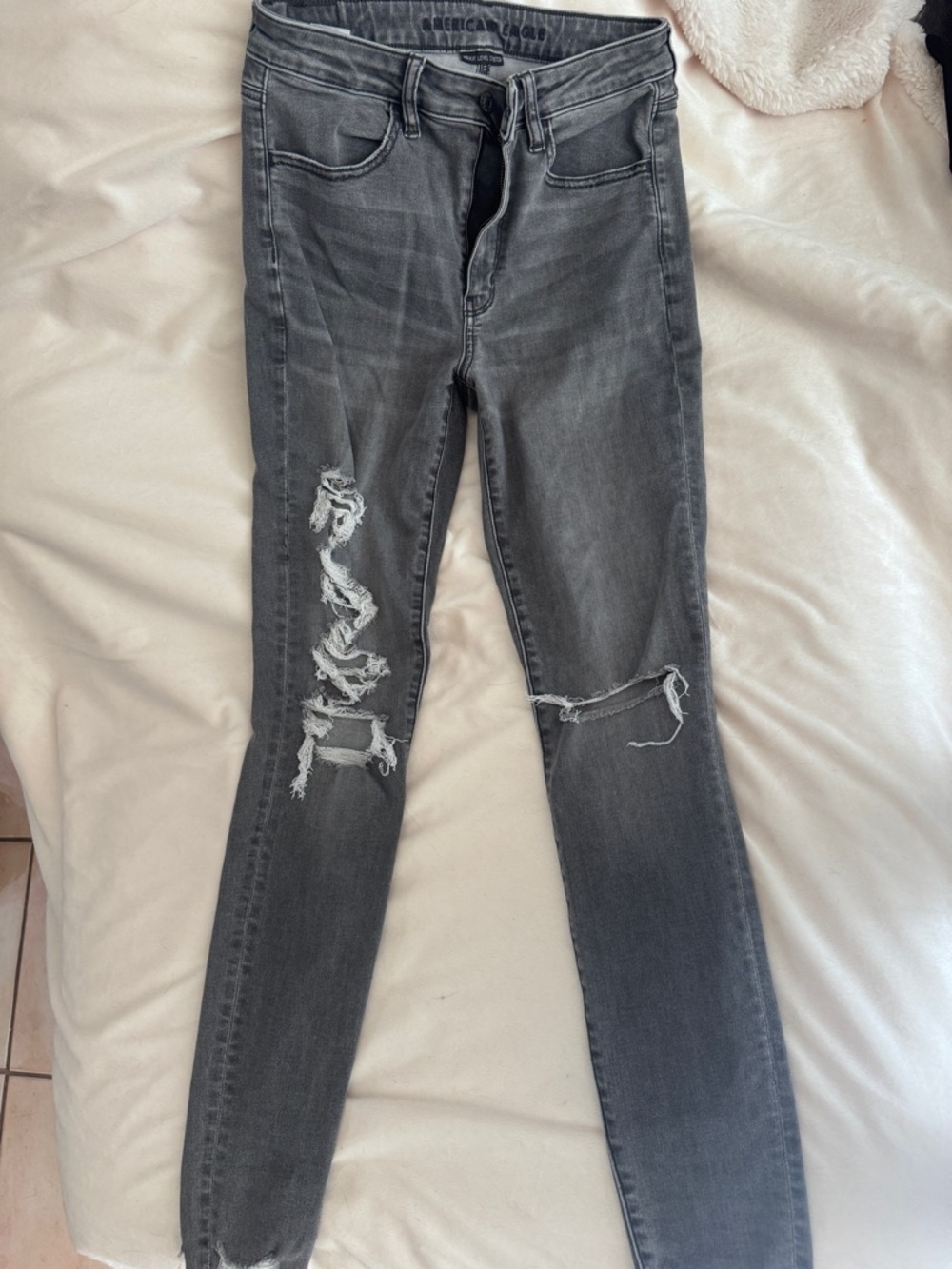 American Eagle Outfitters Gray Distressed Skinny Jeans